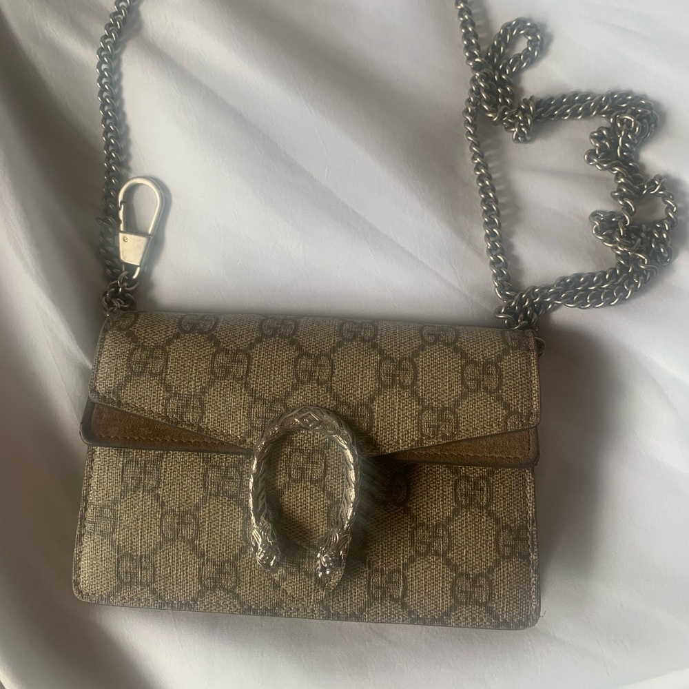 - GUCCI - Dionysus GG Supreme super mini bag